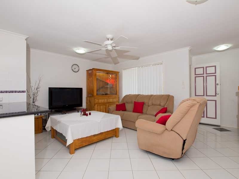 3 Leigh Place, Edens Landing QLD 4207