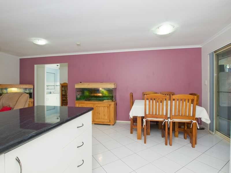 3 Leigh Place, Edens Landing QLD 4207