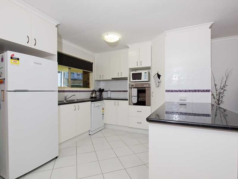 3 Leigh Place, Edens Landing QLD 4207