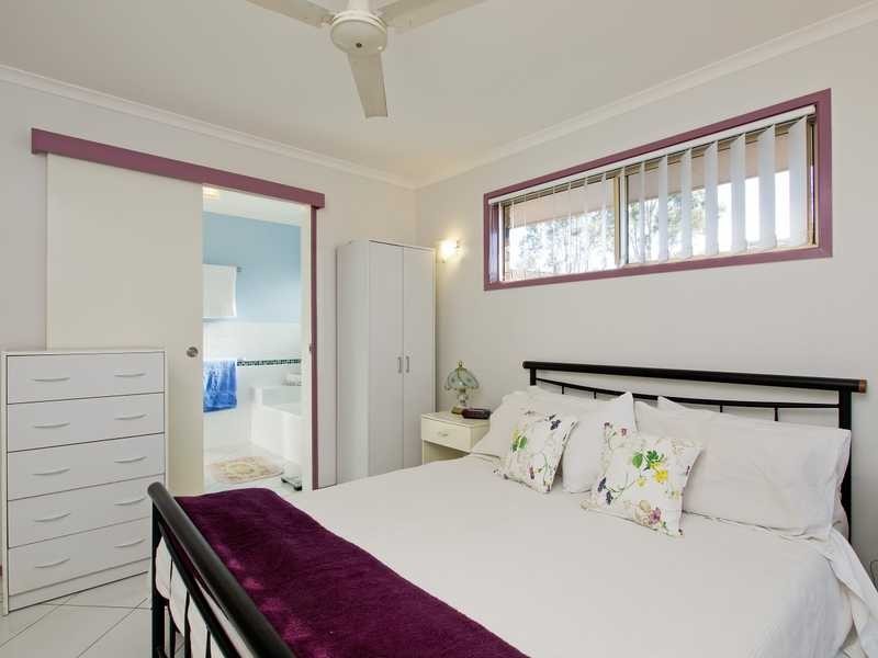 3 Leigh Place, Edens Landing QLD 4207