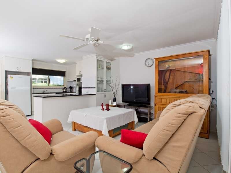 3 Leigh Place, Edens Landing QLD 4207