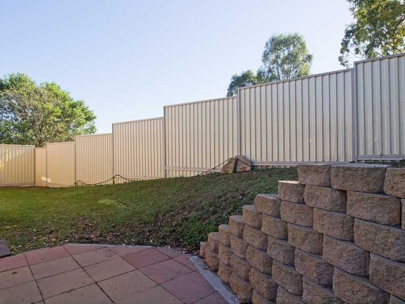 3 Leigh Place, Edens Landing QLD 4207