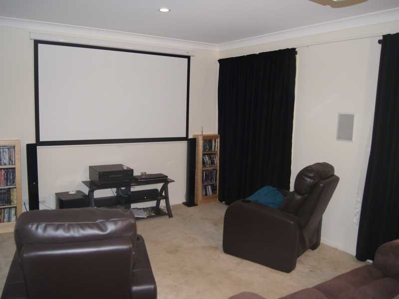 22 Lenna Court, Mount Warren Park QLD 4207