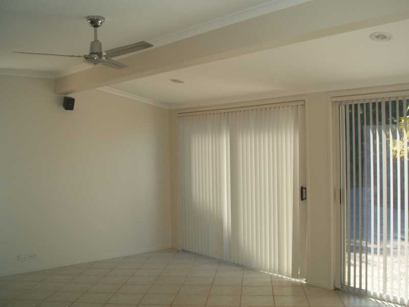 6 Castile Crescent, Edens Landing QLD 4207