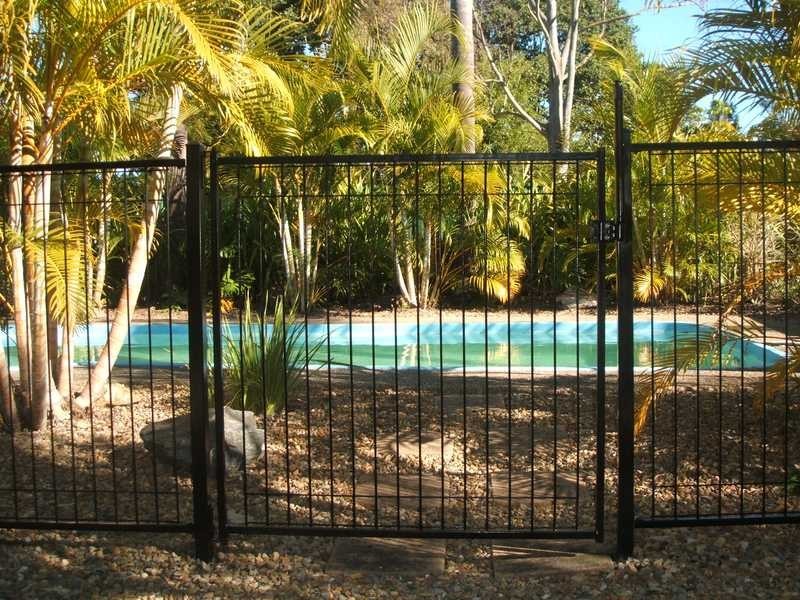 6 Castile Crescent, Edens Landing QLD 4207