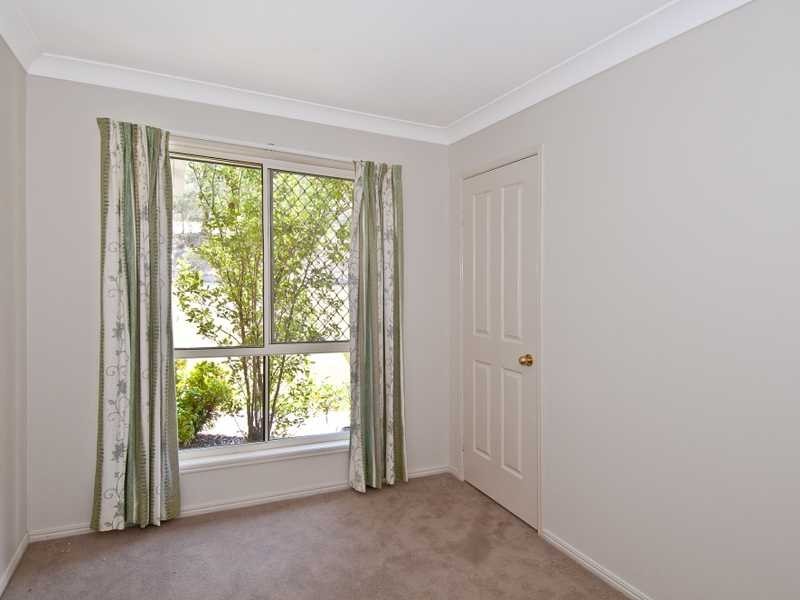7 Kings Row, Edens Landing QLD 4207