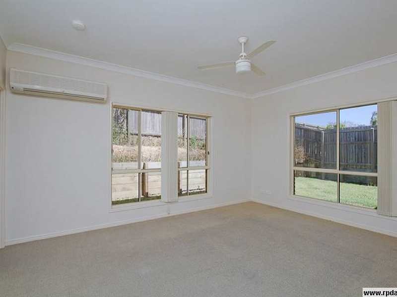 18 Bella Vista St, Edens Landing QLD 4207