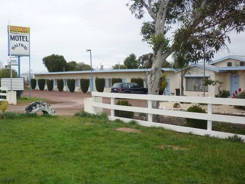 7291 Western Highway, Nhill VIC 3418