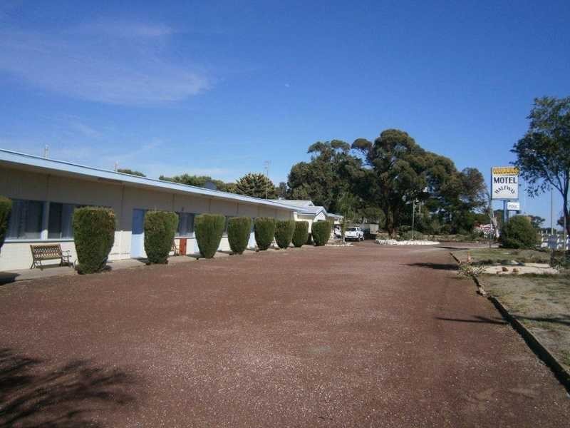 7291 Western Highway, Nhill VIC 3418