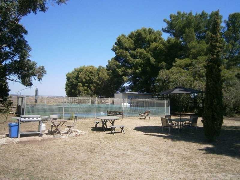 7291 Western Highway, Nhill VIC 3418