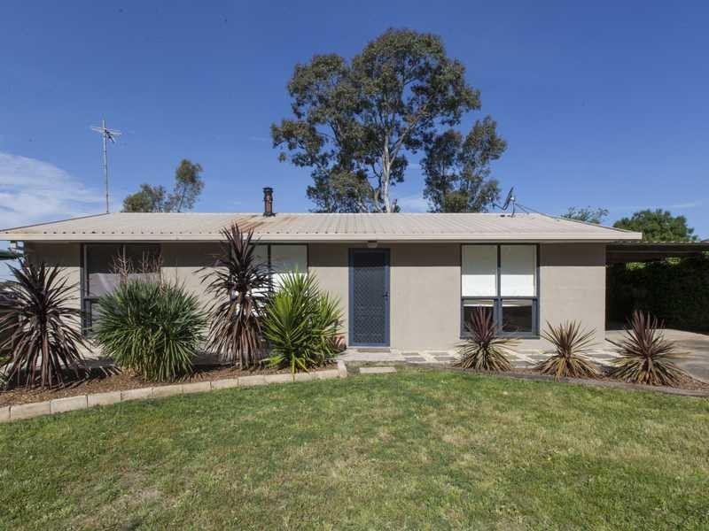 19 Kneebone Street, Ararat VIC 3377