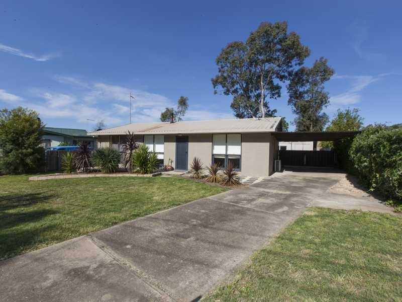19 Kneebone Street, Ararat VIC 3377