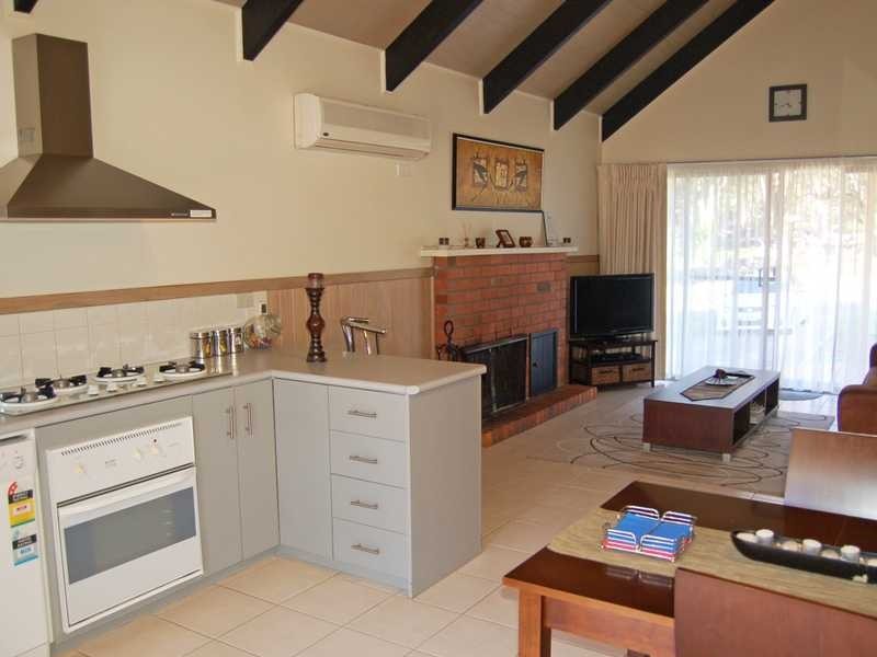 8 & 10 Rosea Street, Halls Gap VIC 3381
