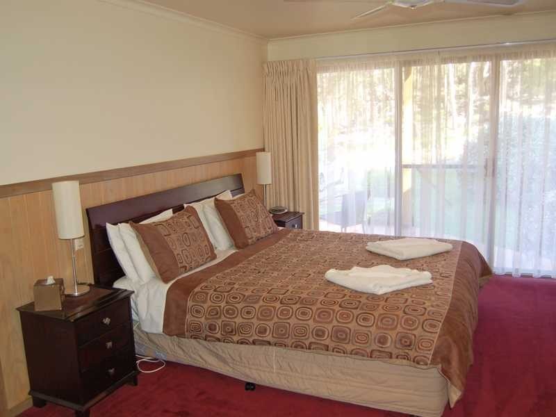 8 & 10 Rosea Street, Halls Gap VIC 3381
