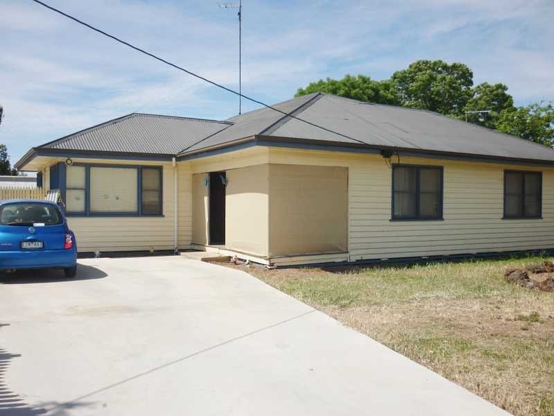 11 Camp Street, Donald VIC 3480