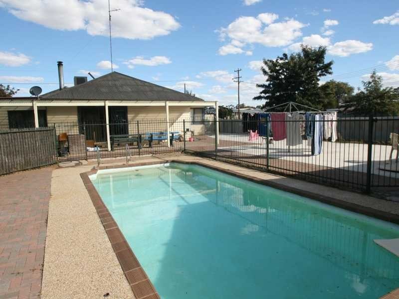 11 Camp Street, Donald VIC 3480