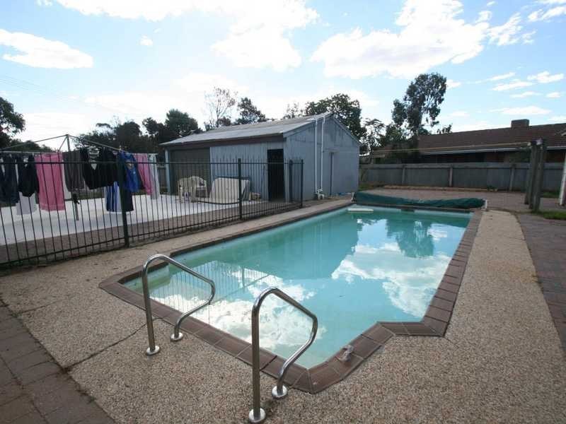 11 Camp Street, Donald VIC 3480