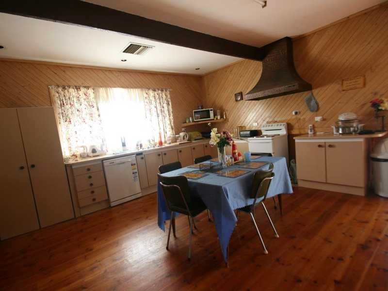 11 Camp Street, Donald VIC 3480