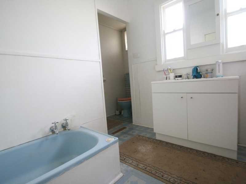 11 Camp Street, Donald VIC 3480