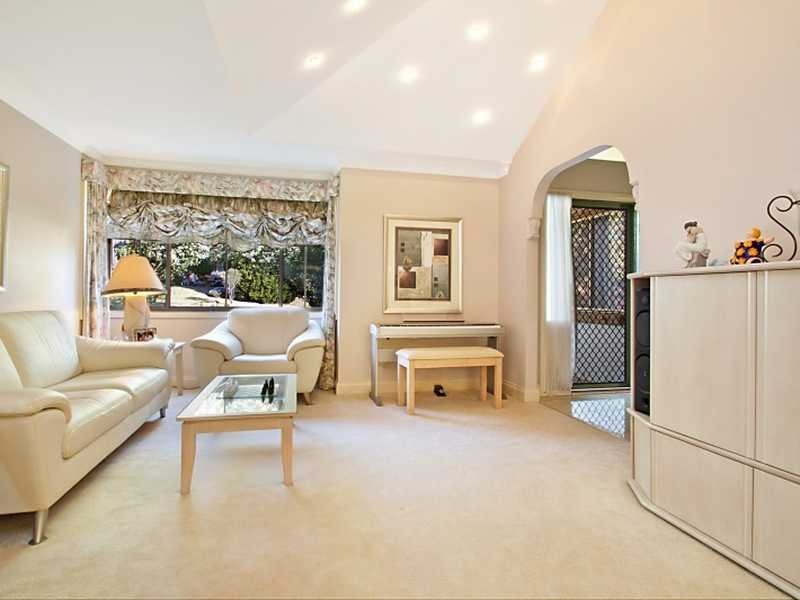 4 STRACHAN COURT, Kellyville NSW 2155