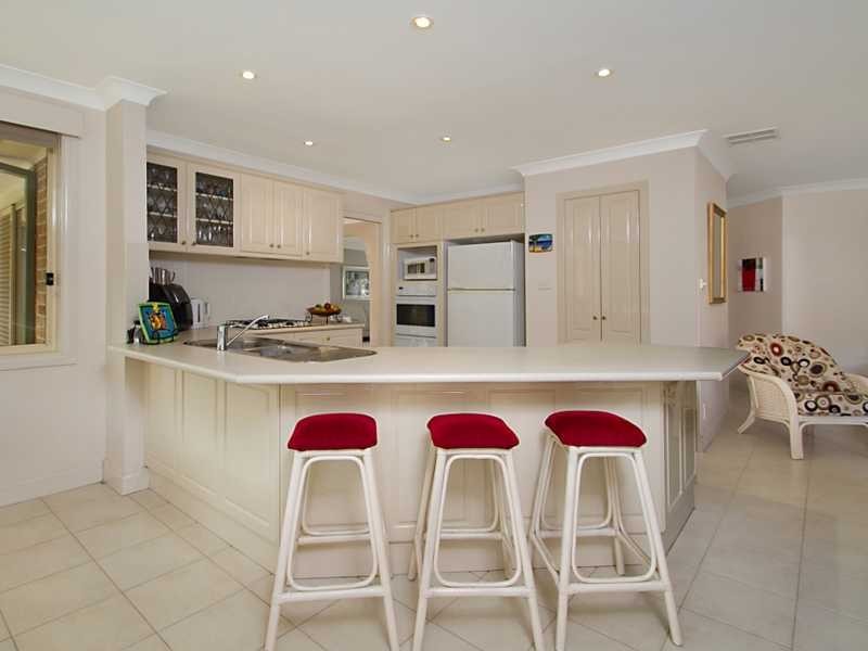 4 STRACHAN COURT, Kellyville NSW 2155