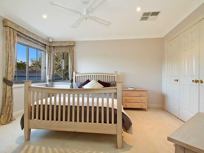 4 STRACHAN COURT, Kellyville NSW 2155