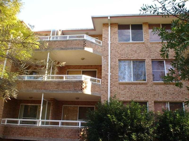 2/2-4 Moss Place, Westmead NSW 2145