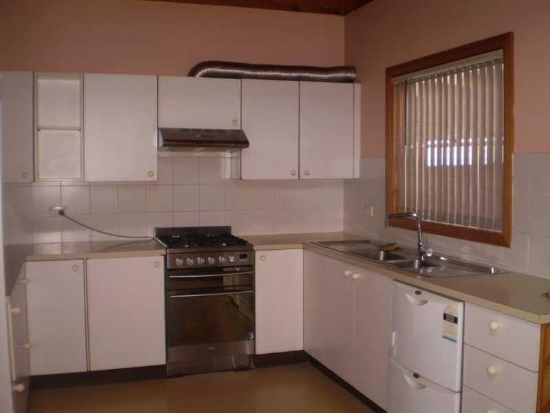 8 Housion Street, Westmead NSW 2145