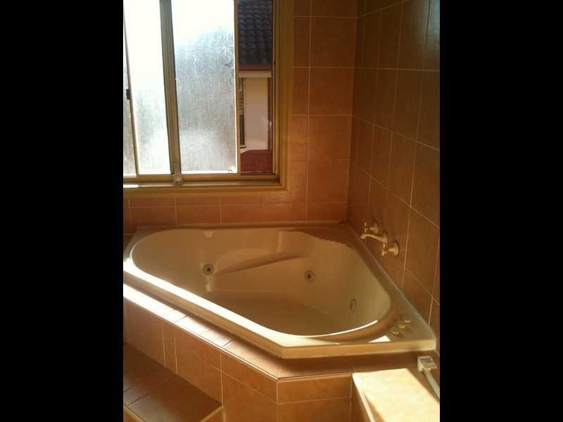 2 Pomegranate Avenue, Glenwood NSW 2768