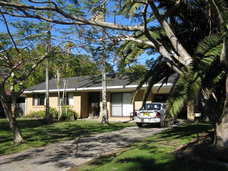 10 Coonawarra Court, Ocean Shores NSW 2483