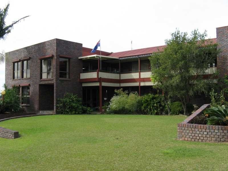 34 Warrambool Road, Ocean Shores NSW 2483