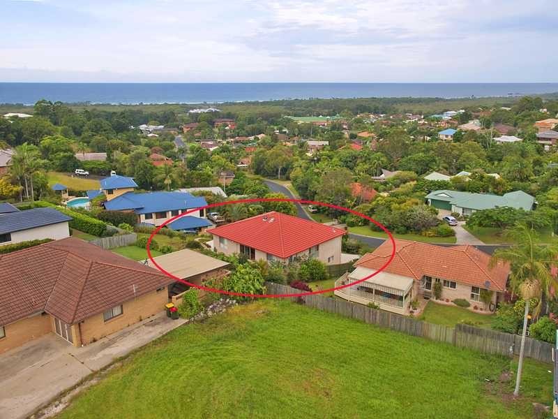 18 Goondooloo Drive, Ocean Shores NSW 2483