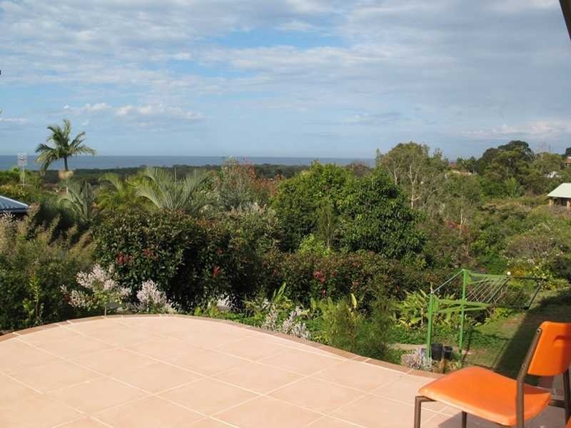 18 Goondooloo Drive, Ocean Shores NSW 2483
