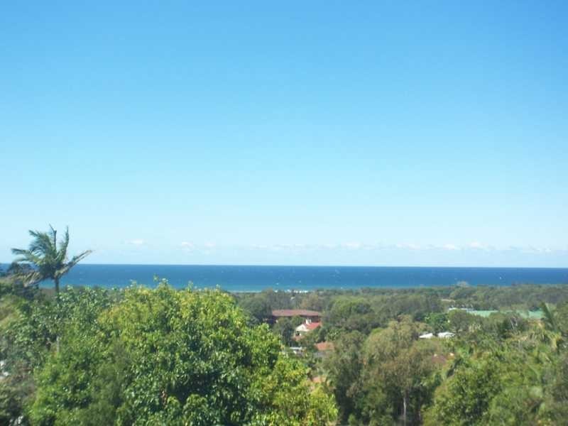 18 Goondooloo Drive, Ocean Shores NSW 2483