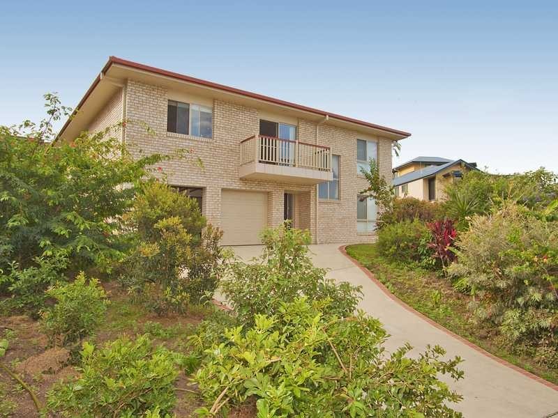 18 Goondooloo Drive, Ocean Shores NSW 2483