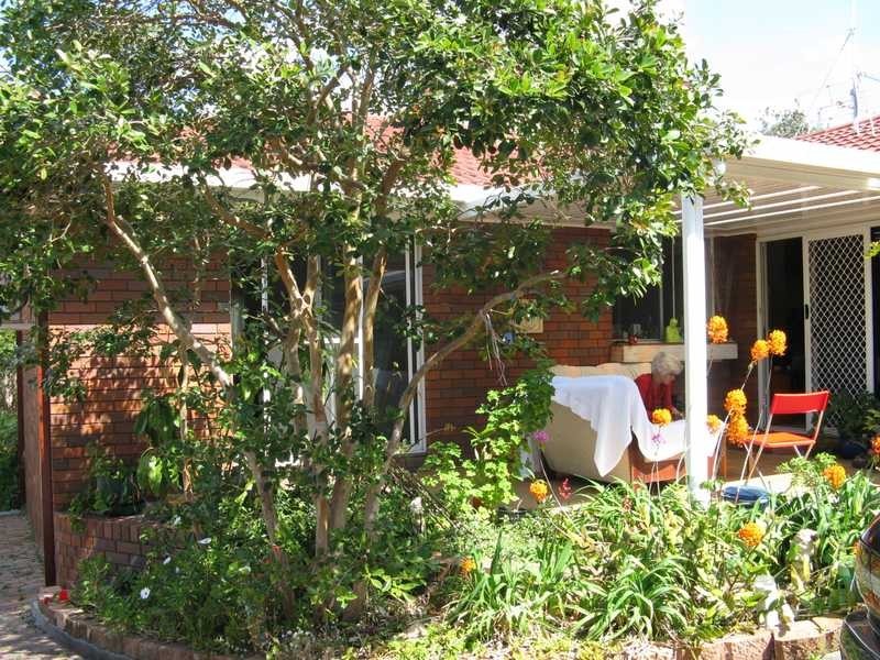 2 Goondooloo Drive, Ocean Shores NSW 2483