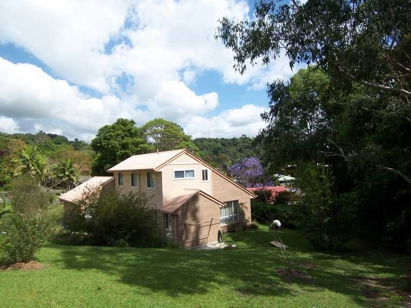 11 Walgooan Way, Ocean Shores NSW 2483