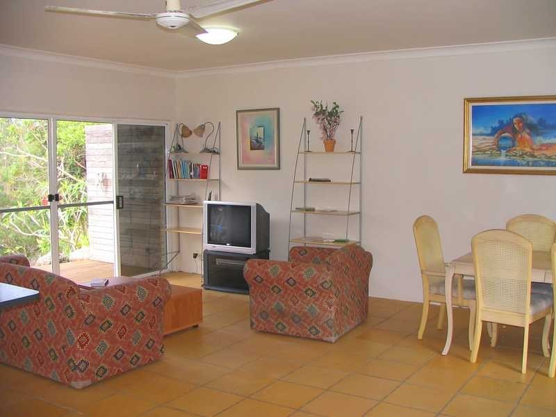 5 Berrimbillah Court, Ocean Shores NSW 2483