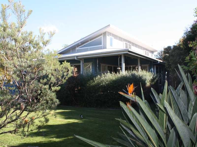 9 Mia Court, Ocean Shores NSW 2483