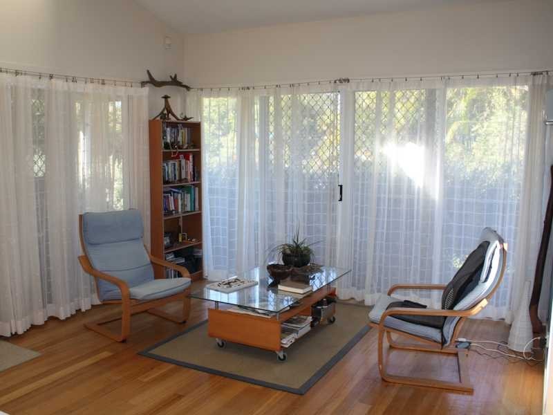 9 Mia Court, Ocean Shores NSW 2483