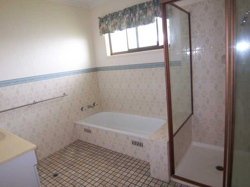 13 Bulgoon Crescent, Ocean Shores NSW 2483