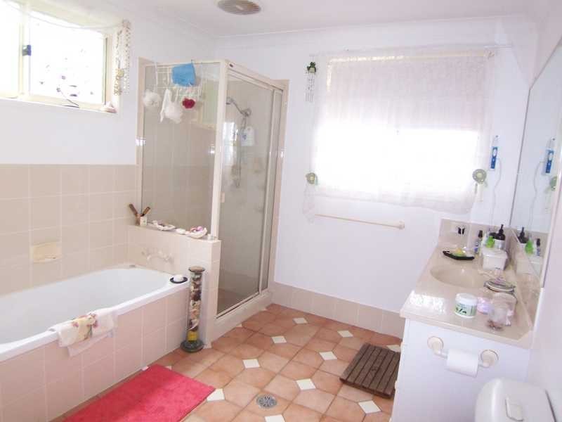 25 Banool Circuit, Ocean Shores NSW 2483