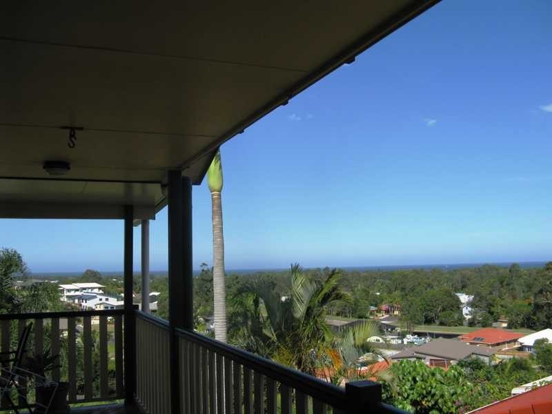 25 Banool Circuit, Ocean Shores NSW 2483