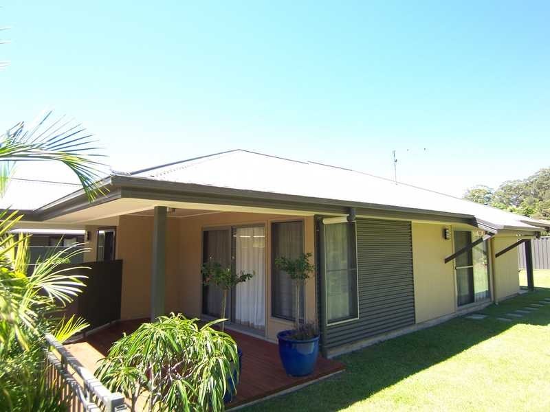 7 Palmer Avenue, Ocean Shores NSW 2483