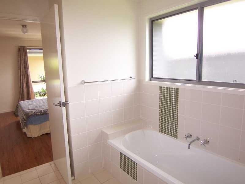 7 Palmer Avenue, Ocean Shores NSW 2483