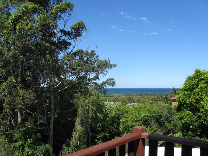 20 Jarrah Crescent, Ocean Shores NSW 2483