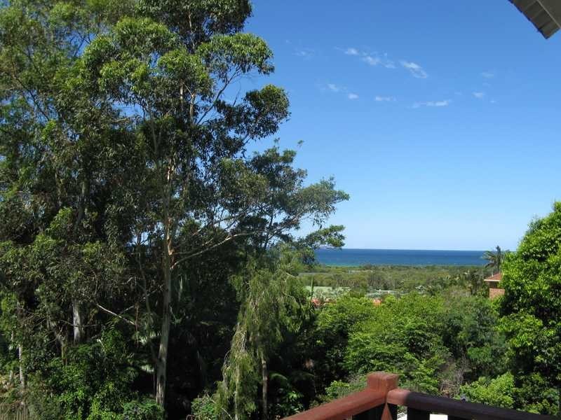 20 Jarrah Crescent, Ocean Shores NSW 2483