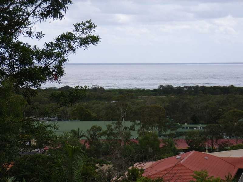 20 Jarrah Crescent, Ocean Shores NSW 2483