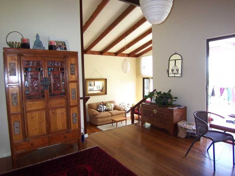 10 Rajah Road, Ocean Shores NSW 2483