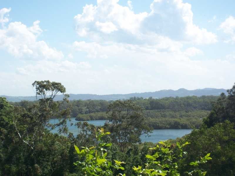 10 Rajah Road, Ocean Shores NSW 2483